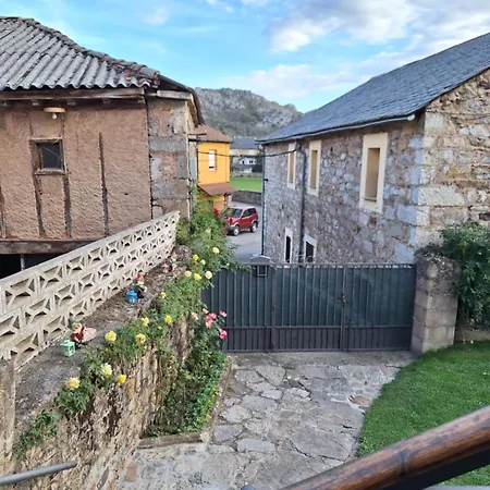 Turismo En Babia Bajo Nidos Dom wakacyjny