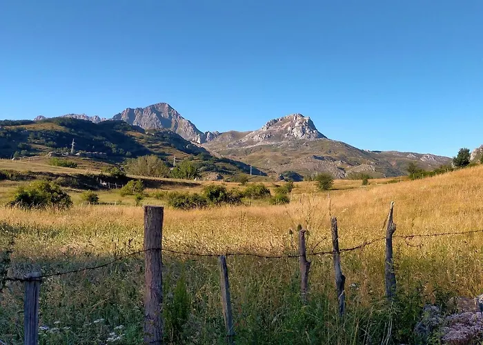 Turismo En Babia Bajo Nidos San Emiliano (Castile and Leon)